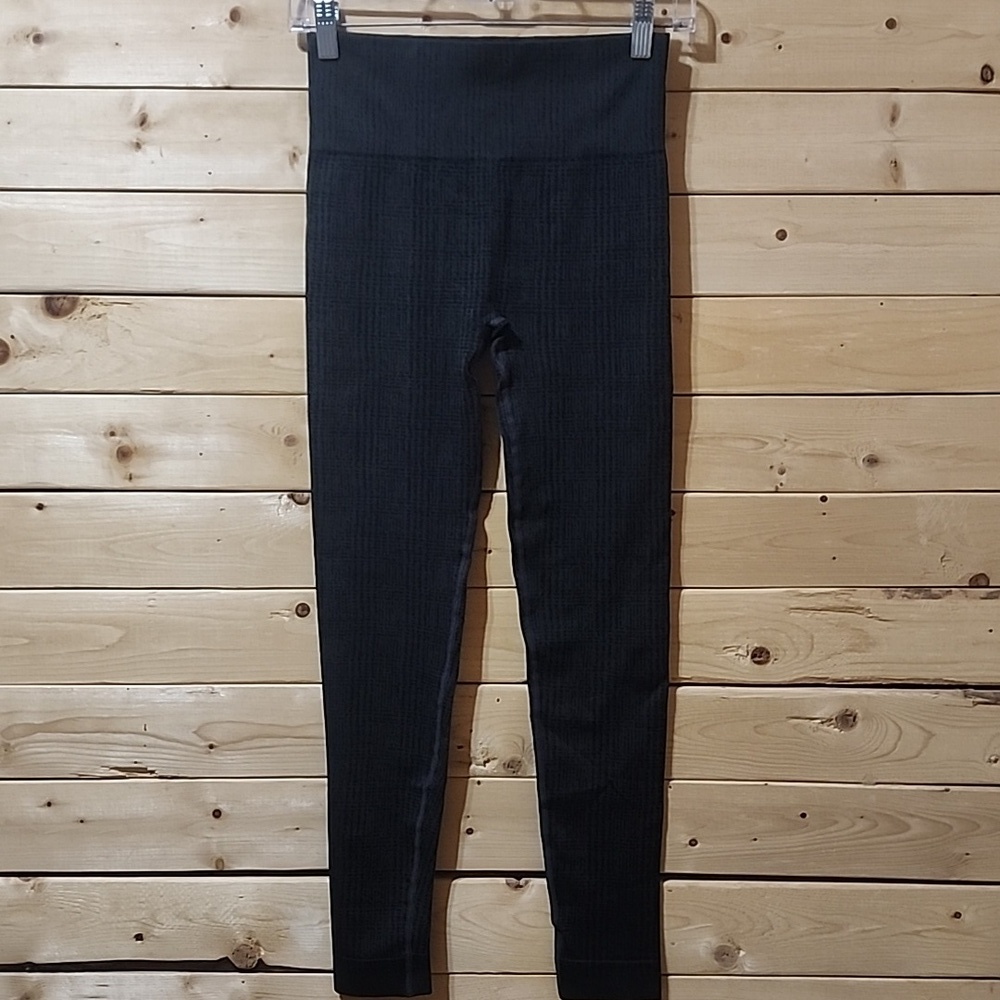 Vuori helix seamless texture leggings Size NWOT